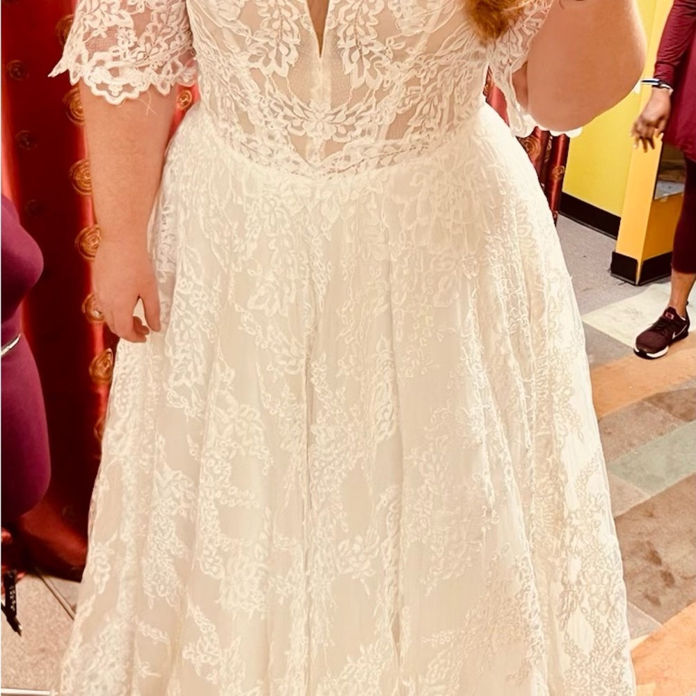 Elegant White Lace Dress